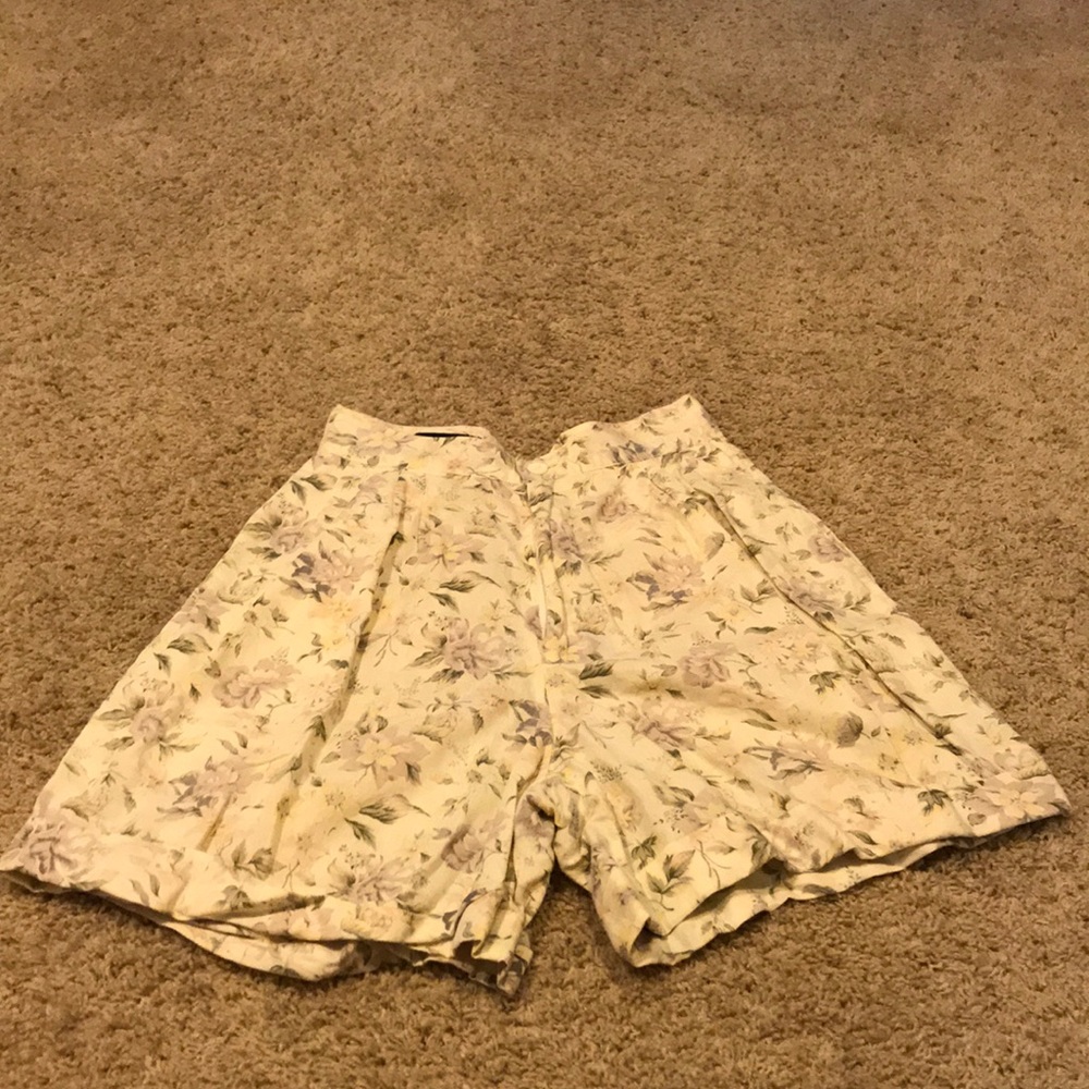 Thrifted Generra Collection Yellow Floral Shorts